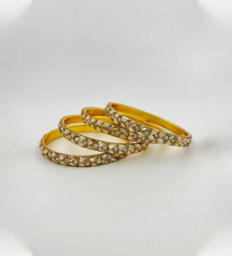 Red Color Round Kundan 10gms